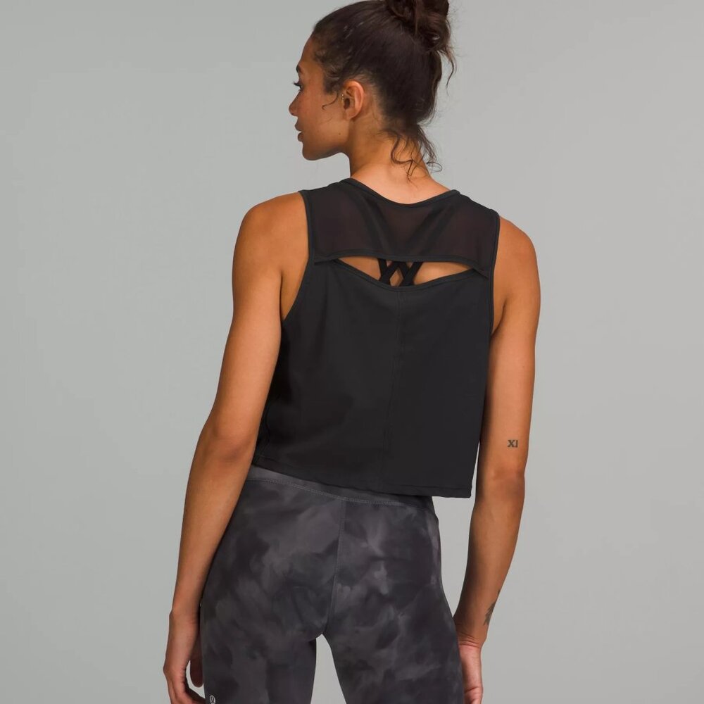 Lululemon Sculpt Tank Cropped top Running Size 8 size M